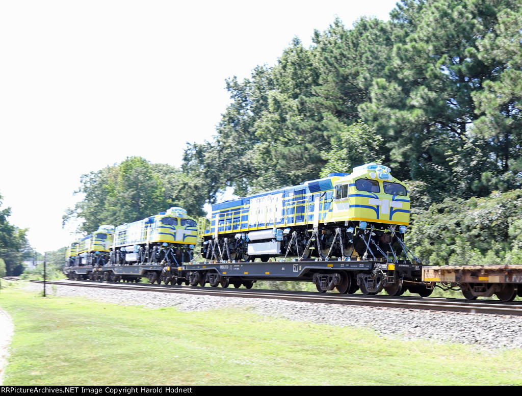 4 locomotives for export (Model GT38ACL), headed to the ports
